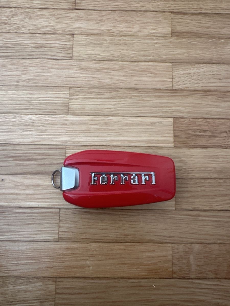 Ferrari Tutti pezzi di ricambio auto: Clé de voiture Ferrari authentique – Usato da Gland venduto da fat_s26z