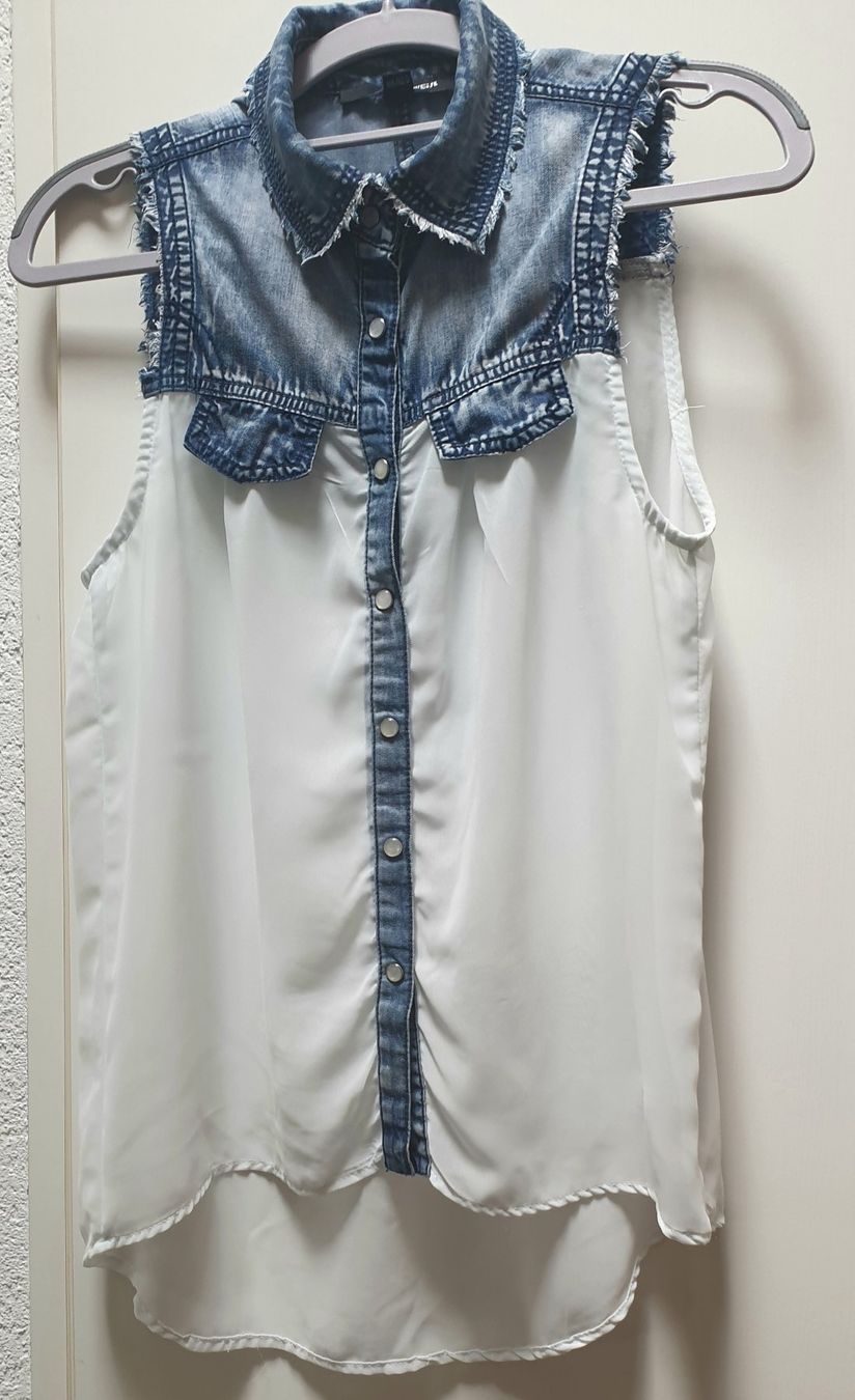 Camicette, T-shirt & Top: Drei Schicke Bluse – Usato da Thun venduto da Vinkaa 3