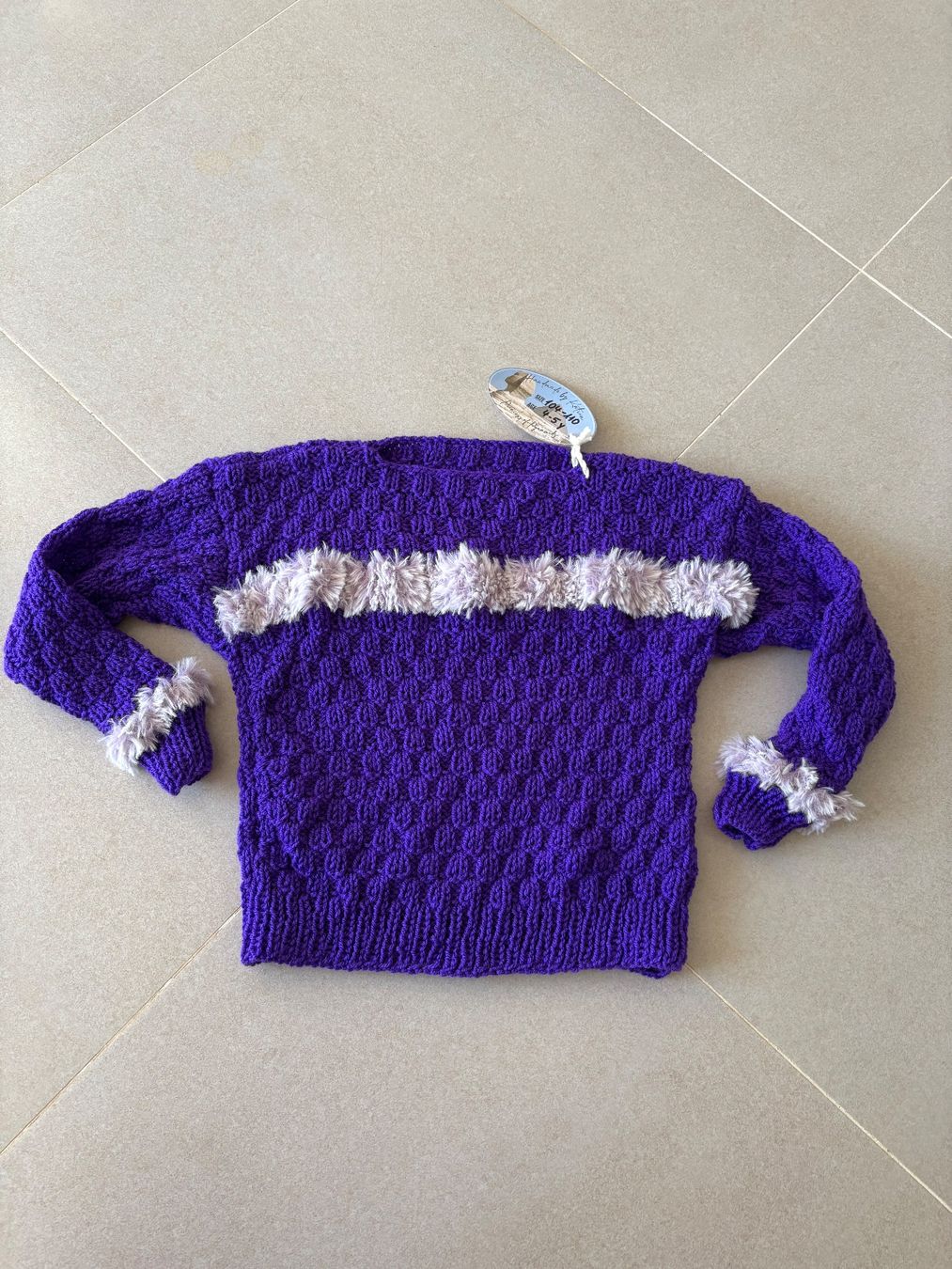 Pulls et sweat-shirts: Handmade Pullover lila Grösse 104-110 neu – Neuf avec emballage d'origine à Basel par Tierschutz-Flohmi