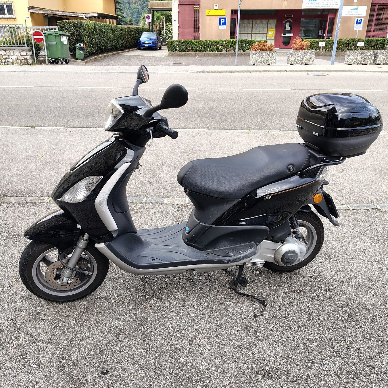 Piaggio Scooters: 2010 Piaggio 125 Fly – D'occasion à maroggia par tondo_Music
