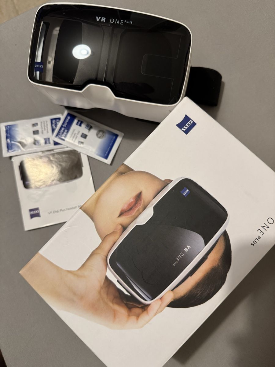 Casco VR: VR ZeissOne Plus Headset - Virtual Reality Brille Zeiss – Nuovo (secondo la descrizione) da Niederbipp venduto da yar_tf6f 3