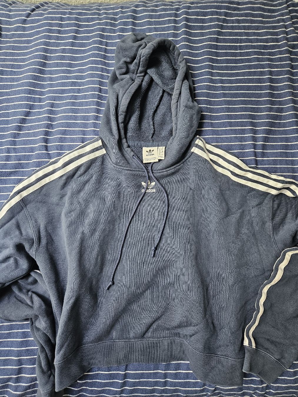 Adidas Pullover & Sweatshirts: Adidas Hoddie blau – Gebraucht aus Fehren von hxna36