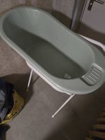 Babybadewanne mit Gestell (Standfuß)  fast neu