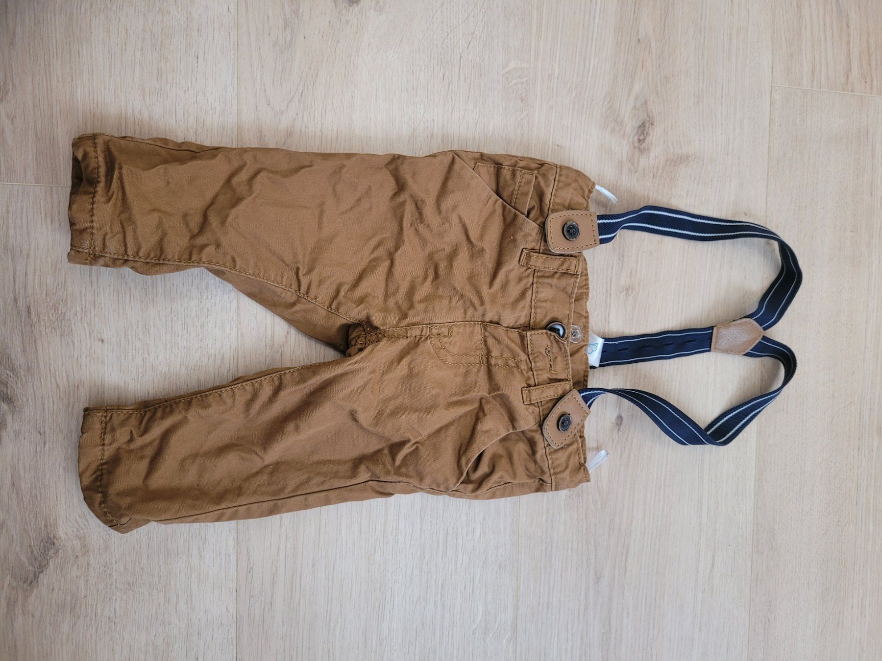 Pantaloni: Elegante Hose mit Trägern Grösse 68 – Usato da Lupsingen venduto da sta_wgg5