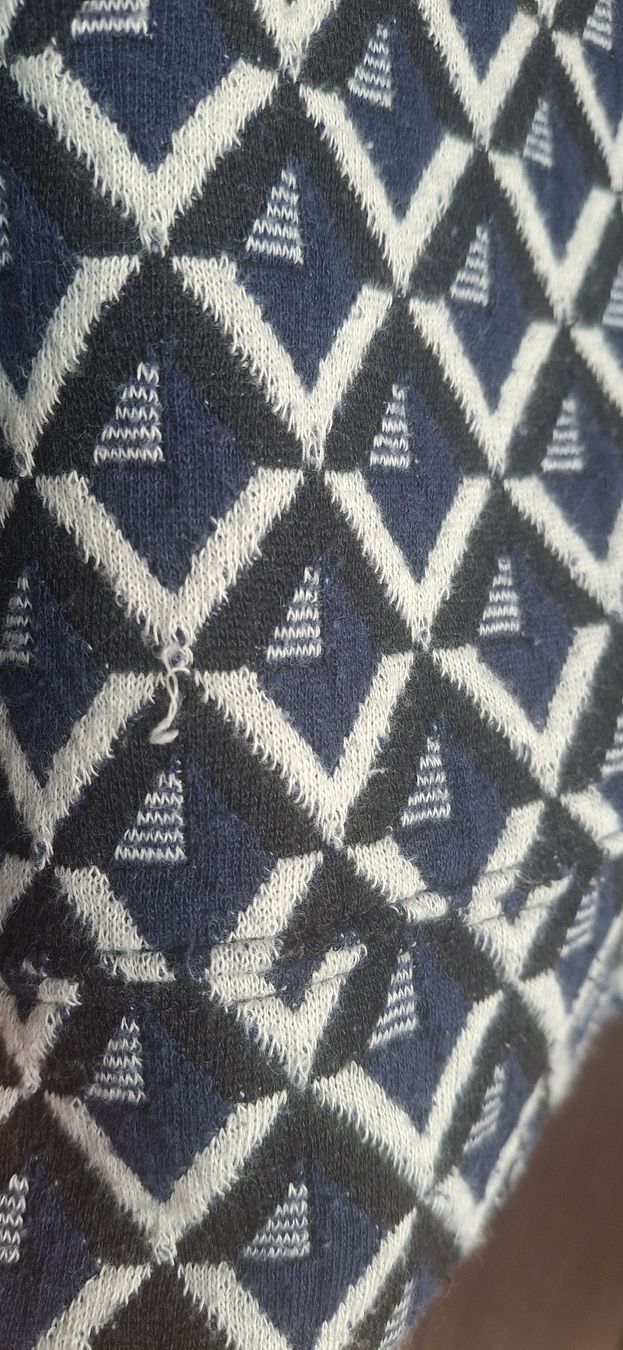 Rich & Royal Pulls & Sweat-shirts: Rich & Royal Pullover geometrisch Muster XS – D'occasion à Brienz BE par mondchatz1 5