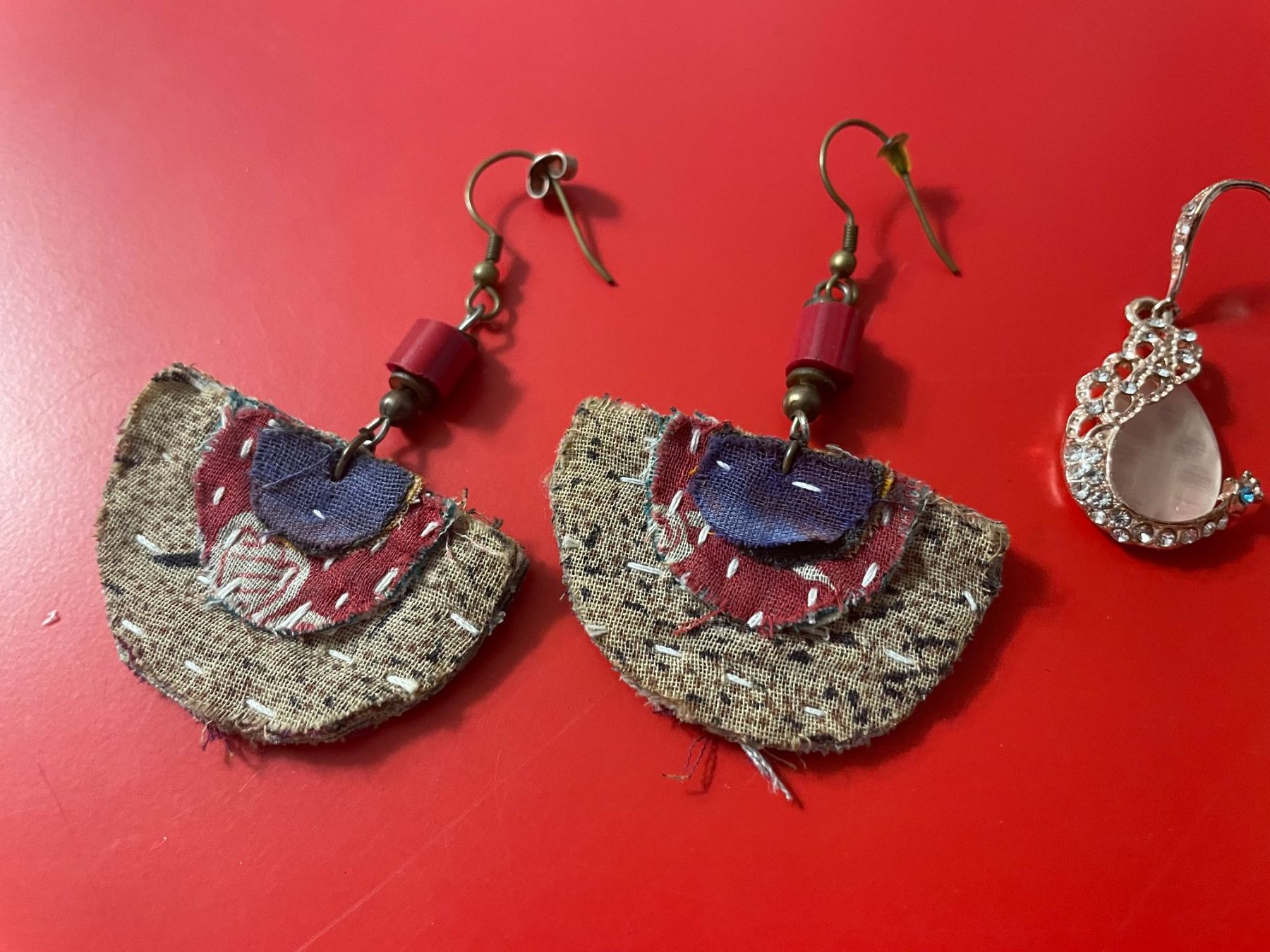 Orecchini pendenti & Orecchini a lobo: 2 Paar Ohr-Stecker "Alternativ" und "Elegant" Modeschmuck – Usato da Weinfelden venduto da s6o7p8h2 2