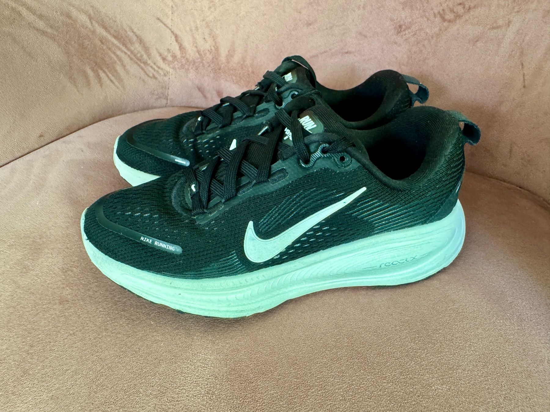 Nike Chaussures hommes: Nike VOMERO 18 - Kinderschuh – D'occasion à Luzern par gringostar79 3