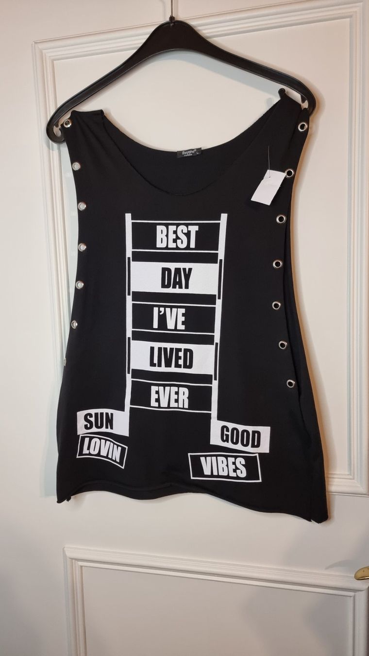 Tops: BEST DAY EVER :) Bluse Größe 40/L – Gebraucht aus Wald ZH von Martin79