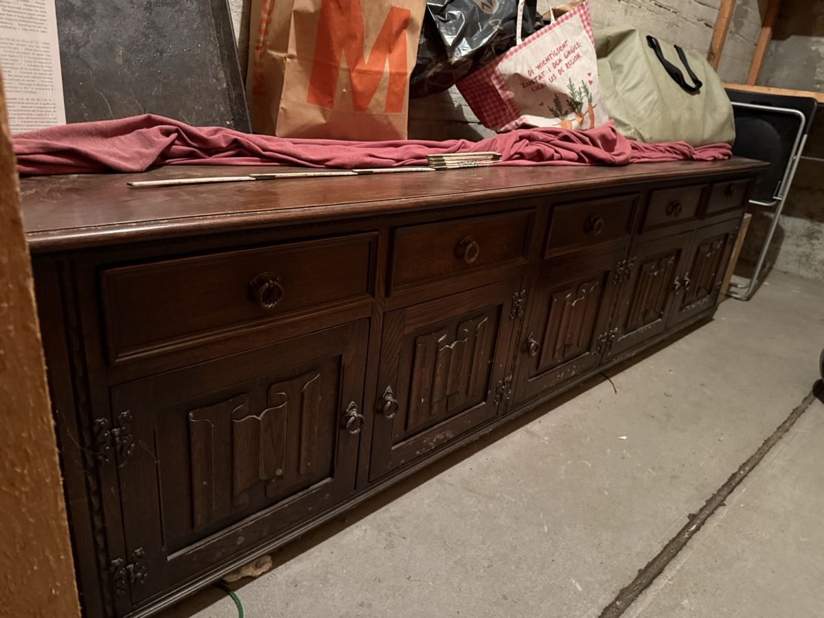 Commodes: Tudor Sideboard – D'occasion à Eptingen par LerchR02