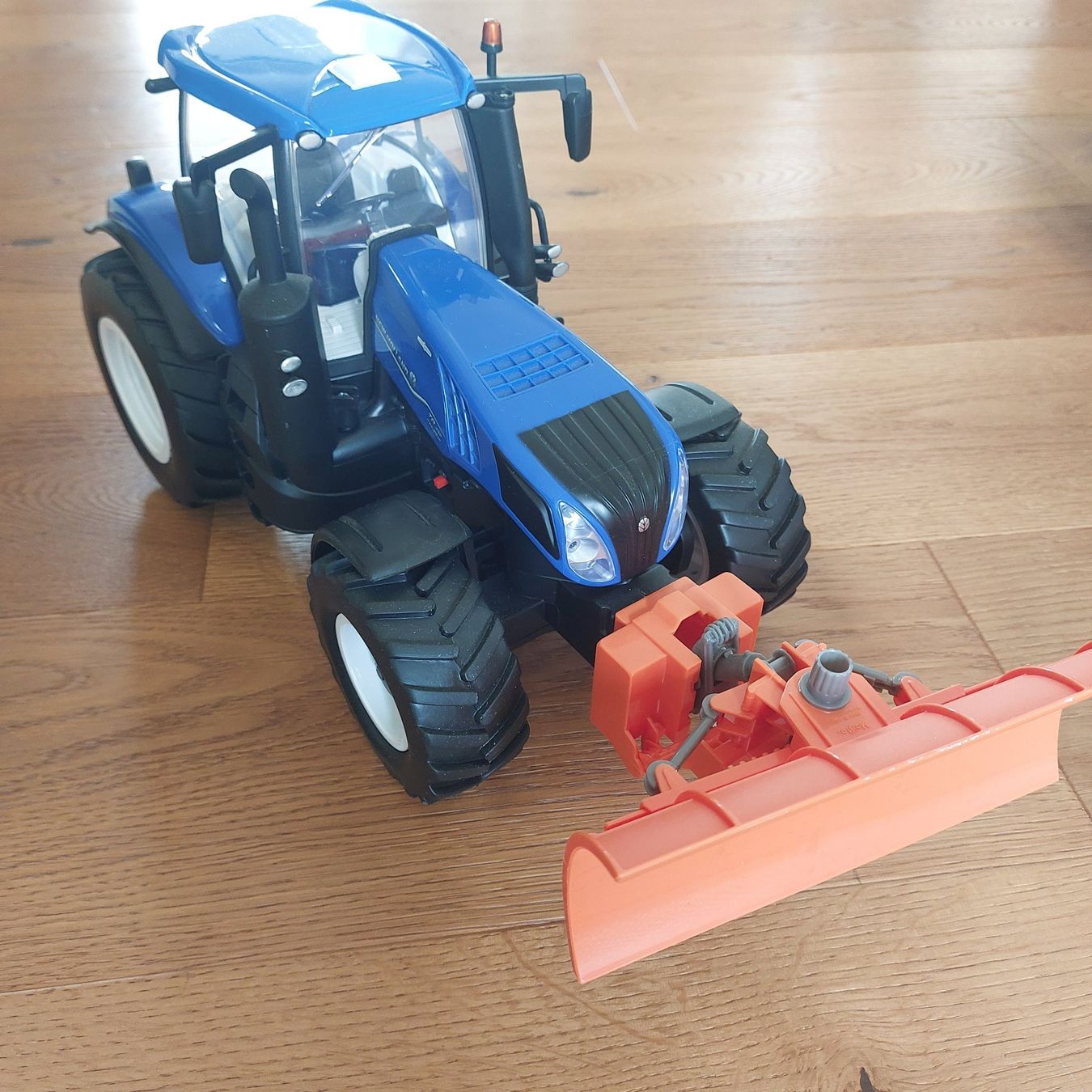 Spielzeuge: Ferngesteuerter Traktor New Holland – Neu (gemäss Beschreibung) aus Näfels von son_nb5b 3