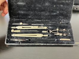 Antikes Zirkel-Set