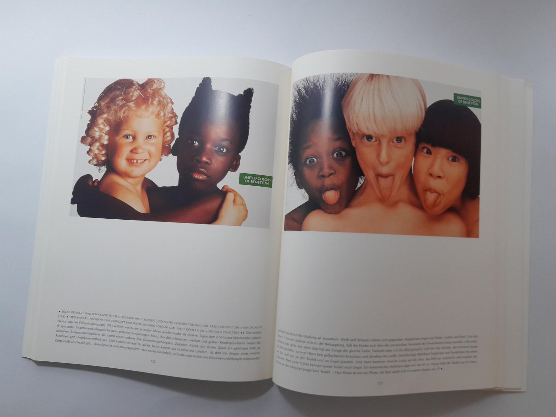 Bücher: Buch - Gefühls Echt - Graphikdesign der 90er Jahre – Gebraucht aus Männedorf von Bel-view 4