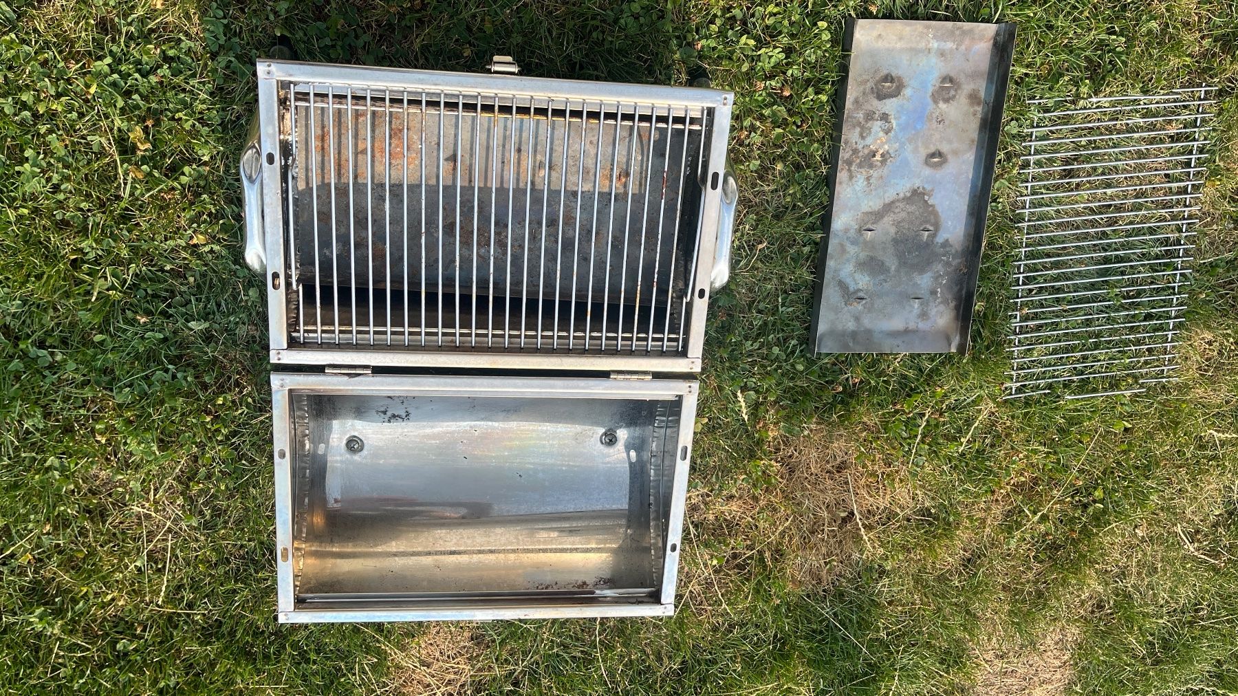 Grills: Holzkohle-Grill / Klapp-/Koffer-Grill – Gebraucht aus Moosleerau von Clematis13 3