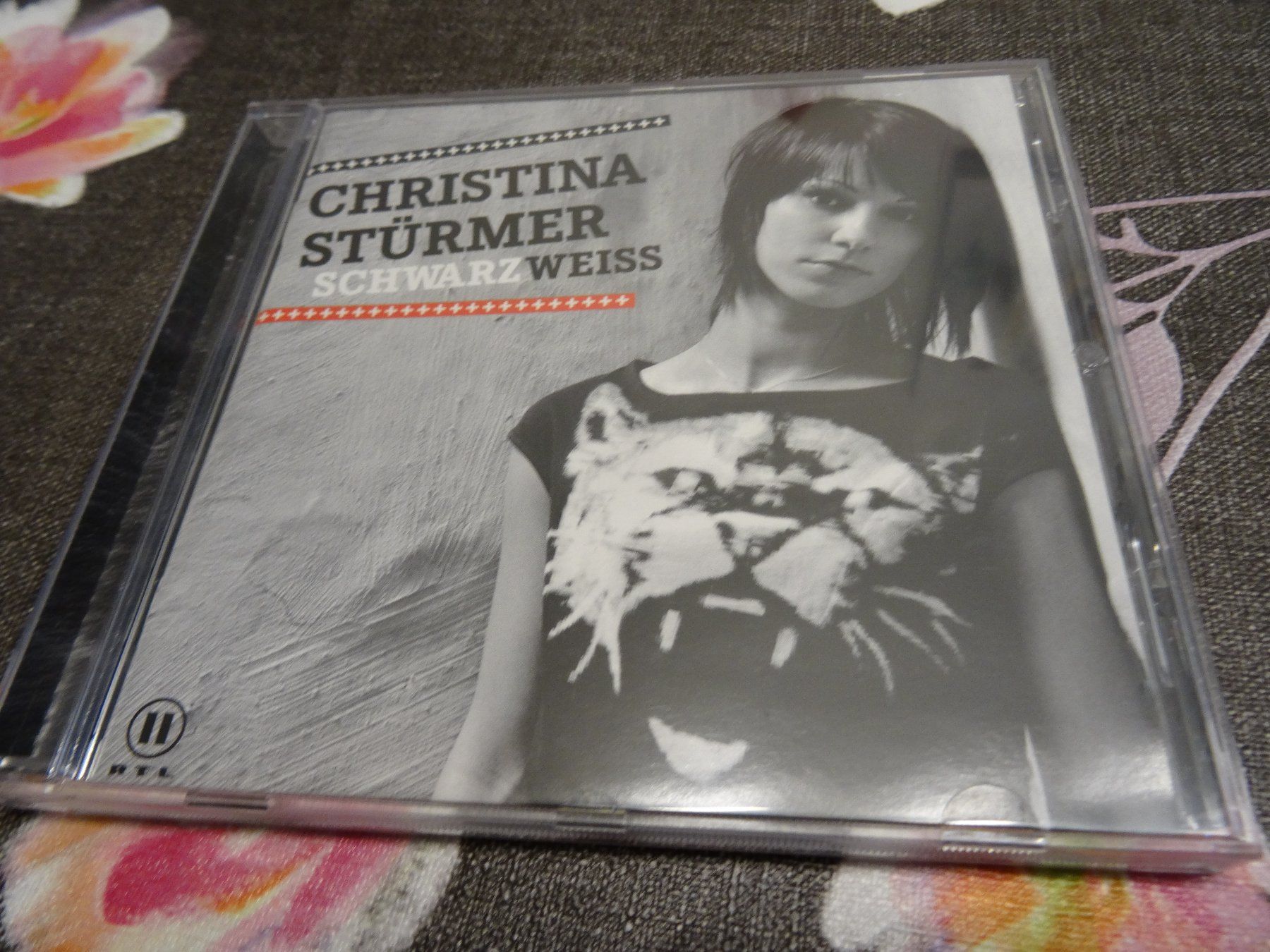 CD: Christina Stürmer - Schwarz Weiss CD – Usato da Olten venduto da Disc-Ausverkauf