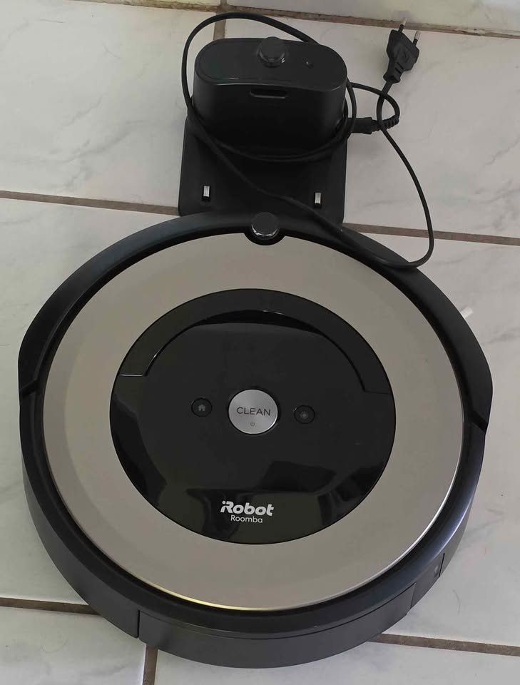 Irobot Aspirapolveri & Accessori: iRobot Roomba Roboter Staubsauger Modell e6 – Usato da Münchwilen TG venduto da ecudos10 2