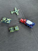 Spielzeugfahrzeuge Set 4-teilig Militärflugzeug Panzer LKW