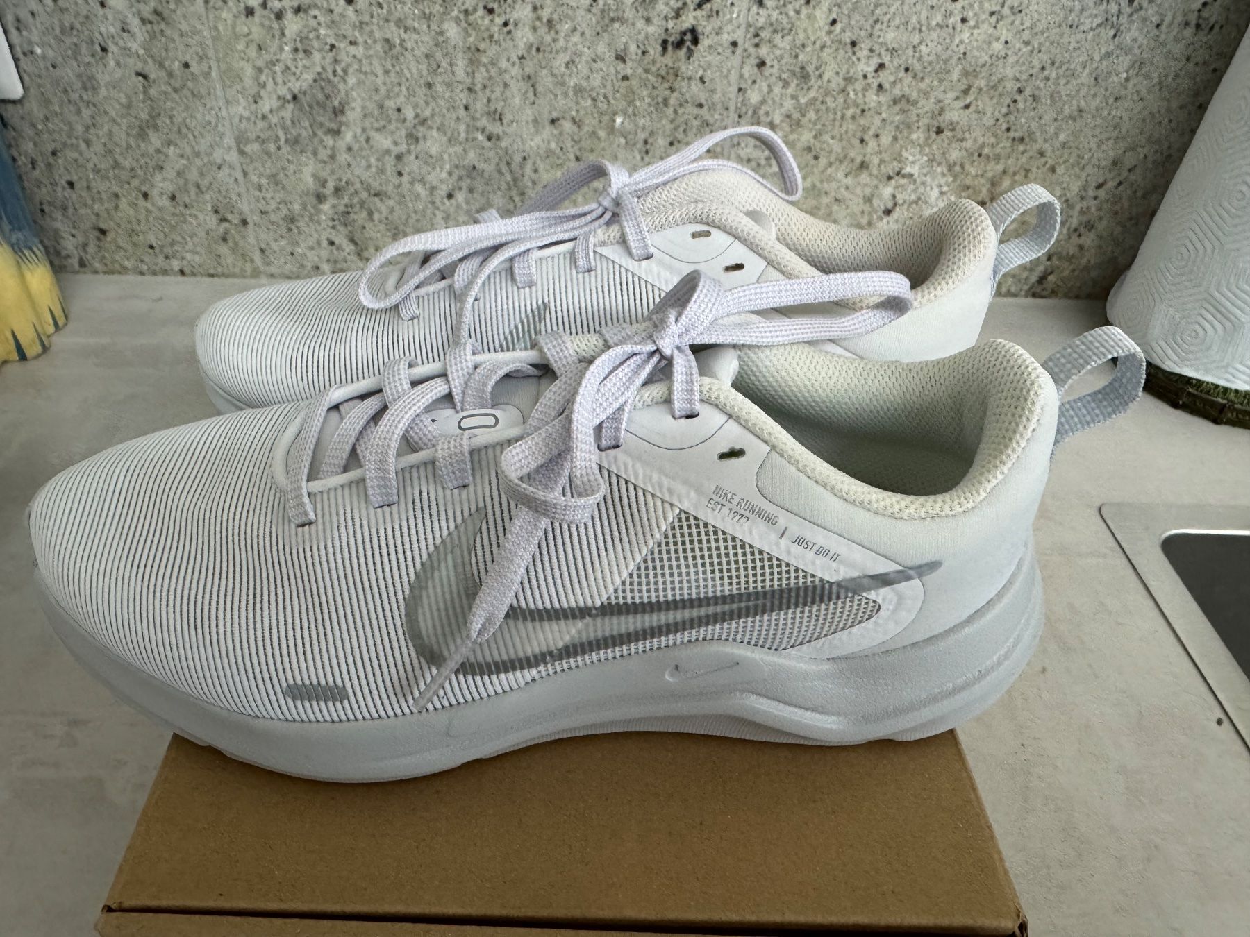 Nike Scarpe da donna: NIKE DOWNSHIFTER 12 - Grösse 37,5 – Nuovo e nell'imballaggio originale da Geroldswil venduto da Jeremy11