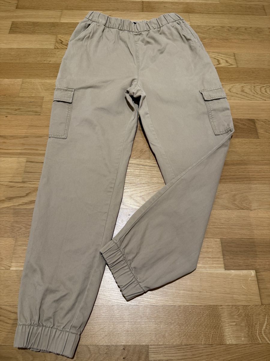 H&M Pantaloni: Beige Cargo hose (H&M) gr. 38 – Usato da Schaffhausen venduto da GLXTCH