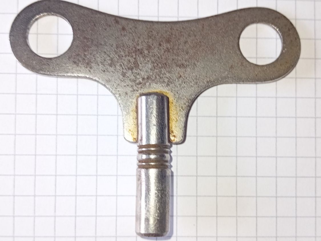 Orologi da terra & Orologi da parete: Clock Winding Key 4.50mm – Usato da Bern venduto da This_that_other_all 1