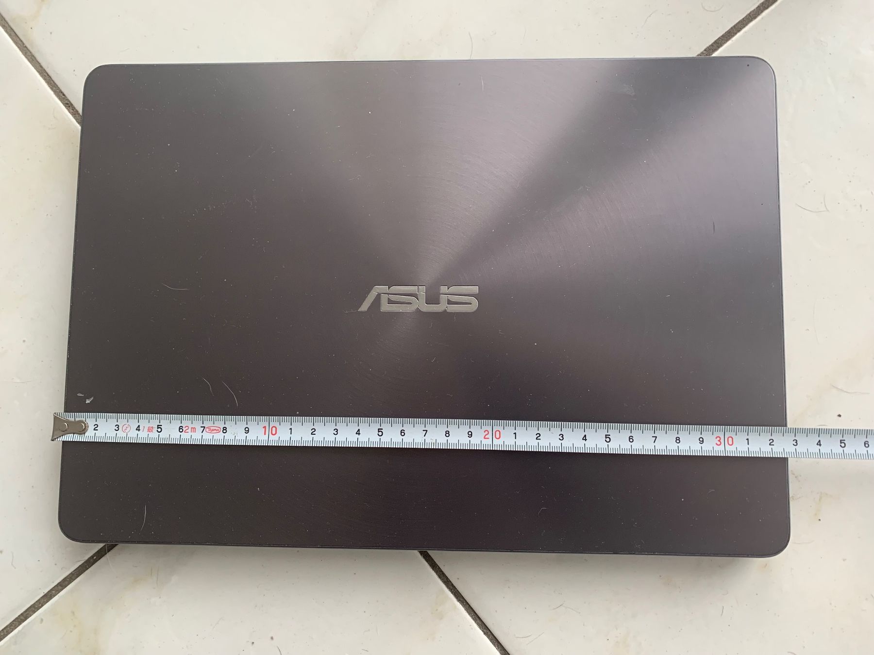 Asus Notebook: ASUS Notebook mit Netzteil guter Zustand – Usato da Murten venduto da Pegrila 1