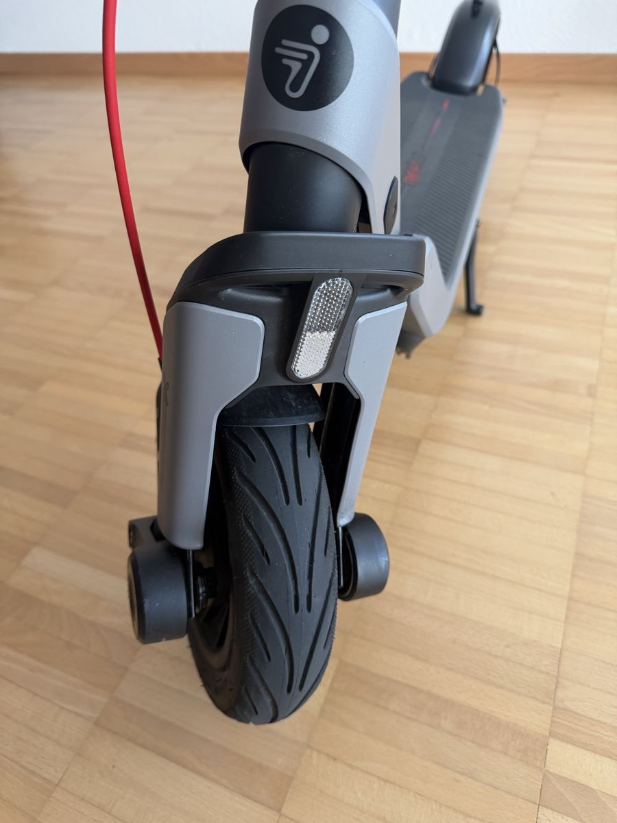 Scooters: E 3 Pro E Kick Scooter – Neu (gemäss Beschreibung) aus Neuhausen von Cartier22 2