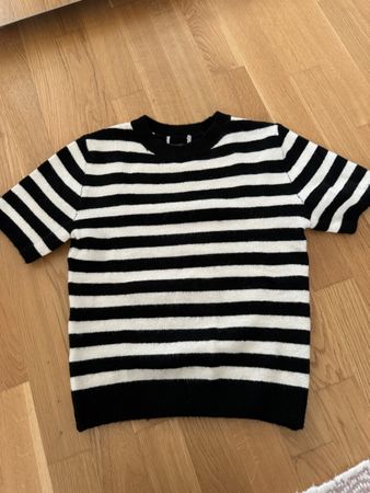 Schwarzer & Weisser Kurzarm-Pullover Gr. XS