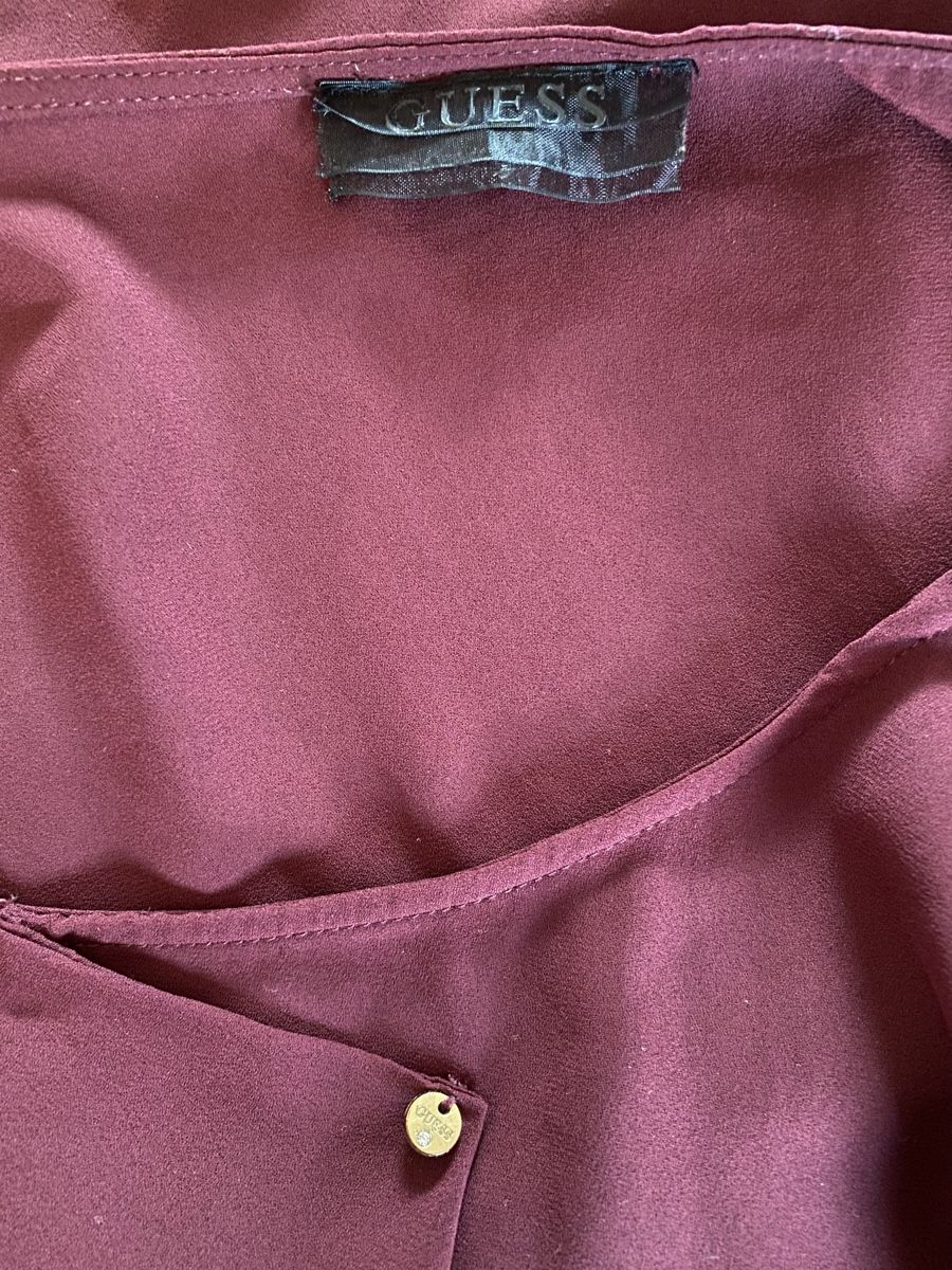 Guess Camicette: Guess Damen Bluse, bordeauxrot, Gr. M – Usato da Bassersdorf venduto da jeh99 2