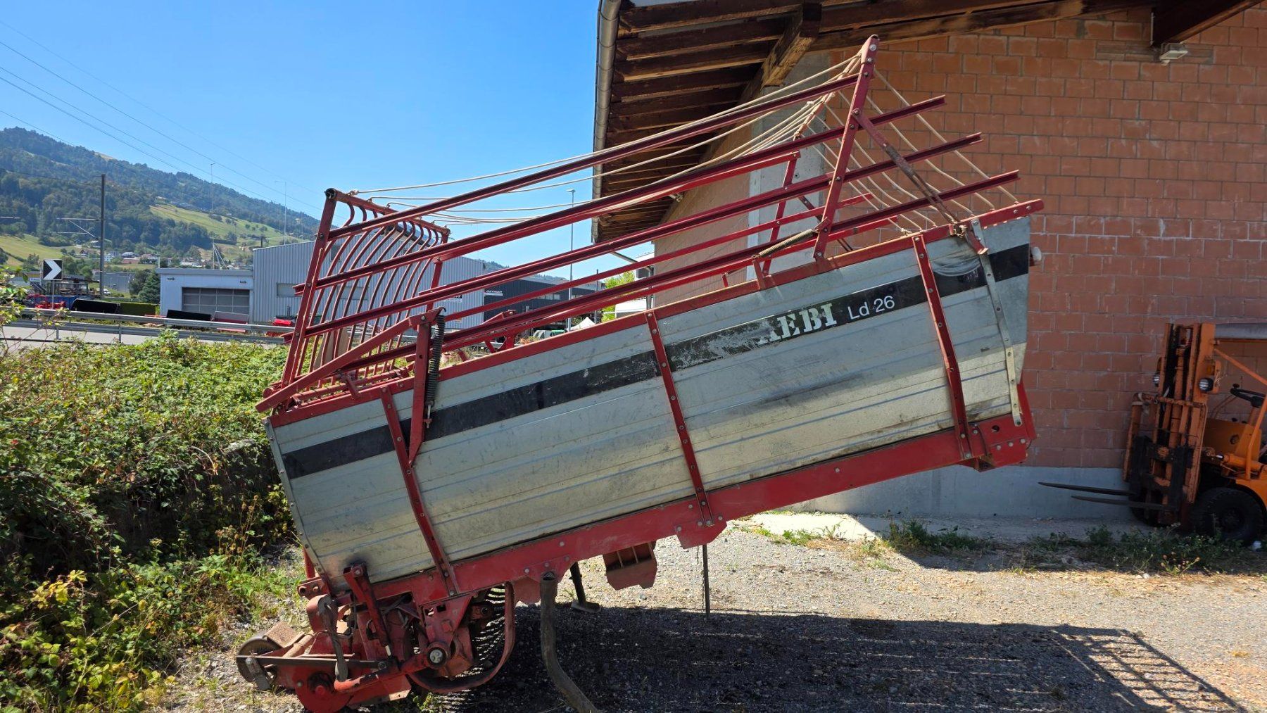 Aebi Tracteurs: Aebi Ladegerät LD26 zu Transporter ab Fr. 1.-- – D'occasion à Altendorf par Puch1977 3