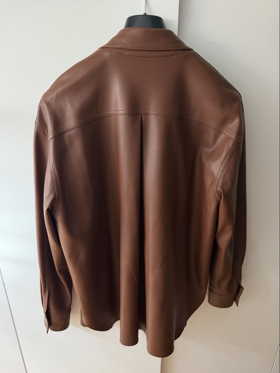 Blusen: Chemise en simili cuir marron – Gebraucht aus Forel (Lavaux) von julie13 2
