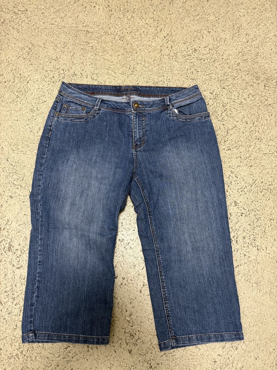 Pantaloni: Damen Caprihose,Gr.44 – Usato da Winterthur venduto da Nena222