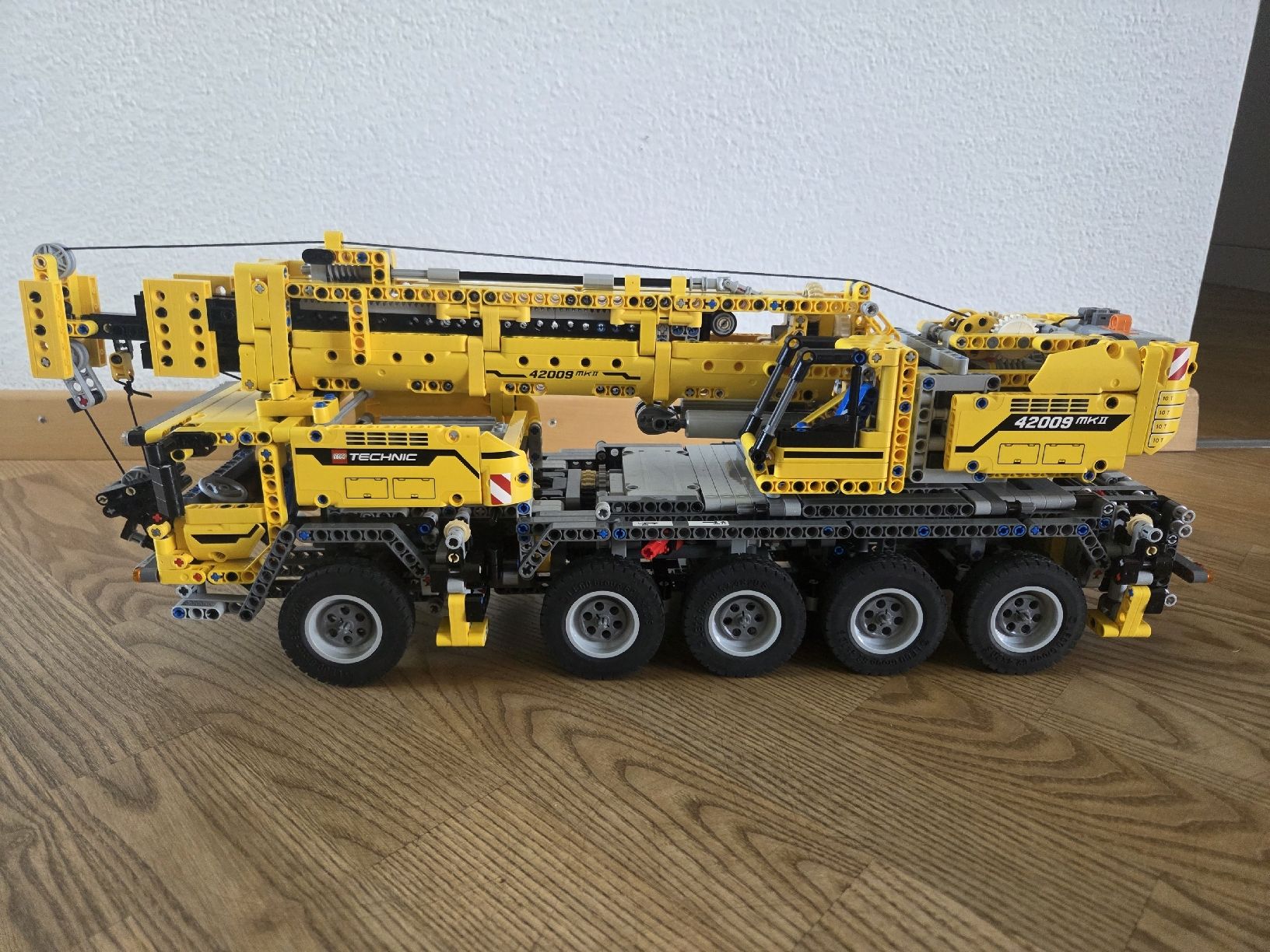 Lego Kit di costruzioni: LEGO Technic Mobiler Schwerlastkran 42009 – Usato da Ebikon venduto da severin.froehlich 1