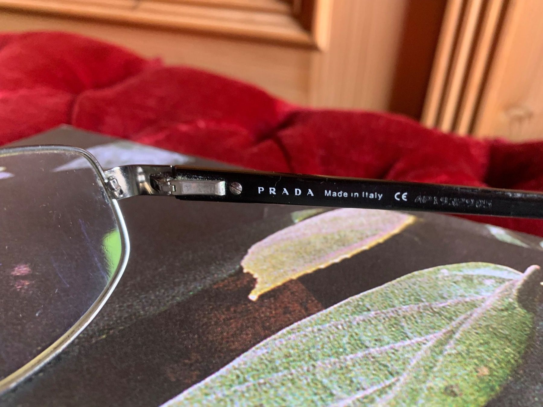 Prada Occhiali & Lenti: PRADA classic glasses  Colours: silver and black  PRADA – Usato da Interlaken venduto da Bona55 5
