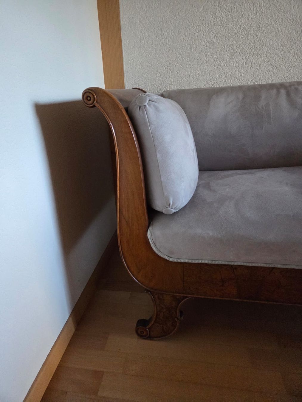Divani: Elegantes Sofa / Kanapee mit Holzrahmen – Usato da Rosshäusern venduto da Achillea-77 2