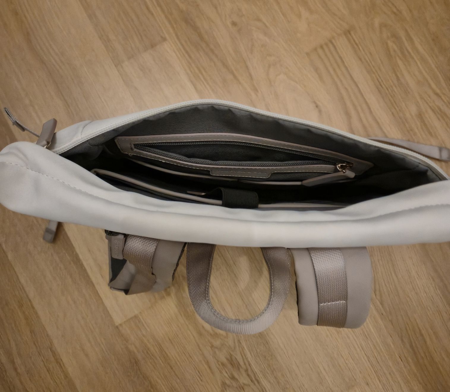 Kapten & Son Zaini: Kapten & Son Helsinki Lila Rucksack – Usato da Aarwangen venduto da fab_k5ck 3