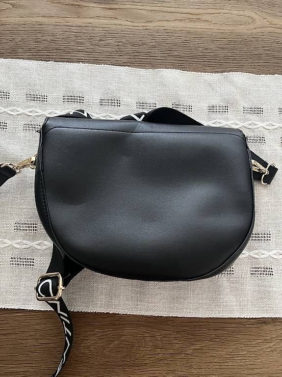 Taschen für Damen: Tasche von Valentino  – Gebraucht aus Möhlin von Cello22 1