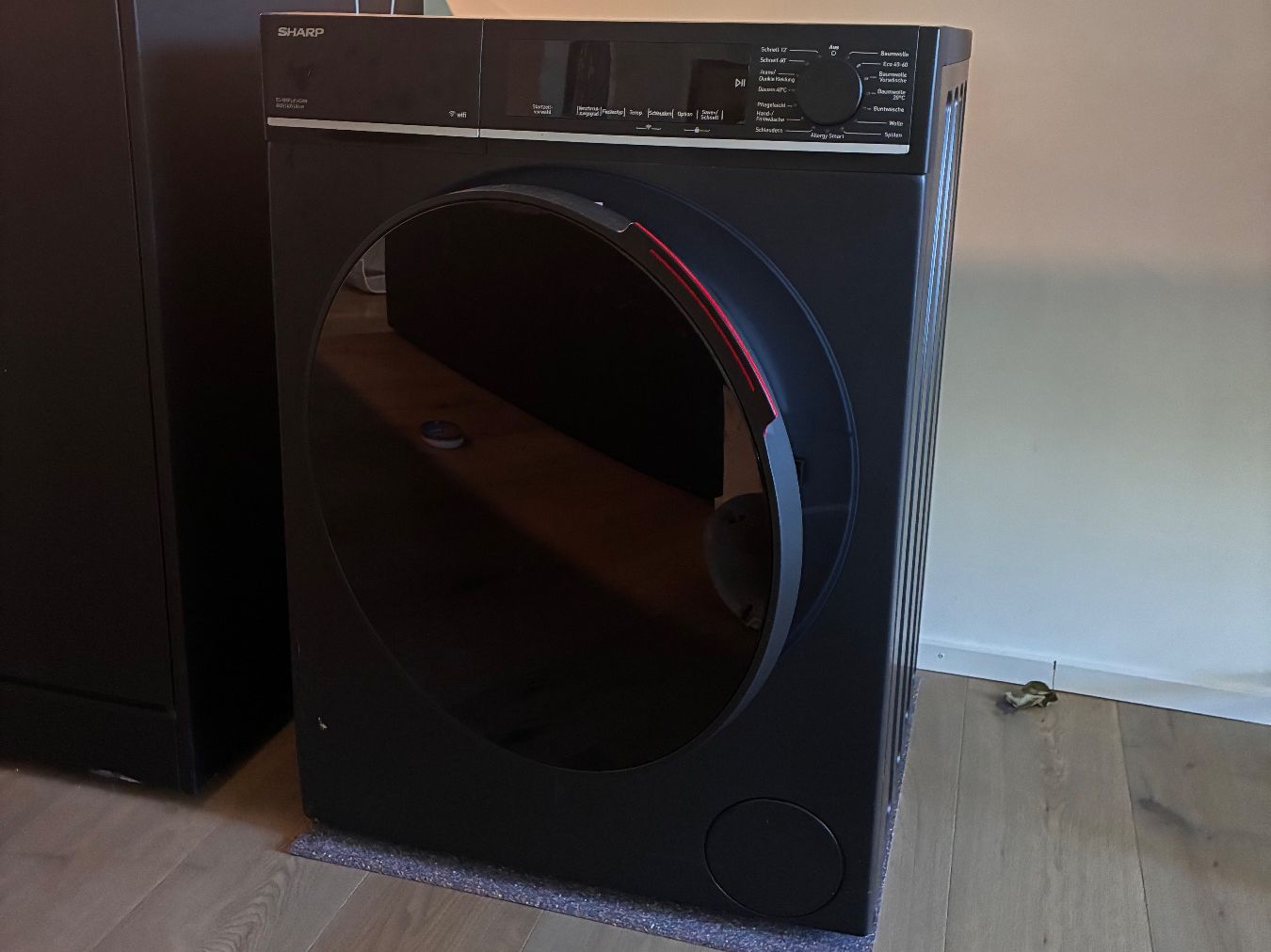 Sharp Lavatrici: Waschmaschine Sharp ES-MNFL814CMA-CH Schwarz – Usato da Zollikofen venduto da Snooca76