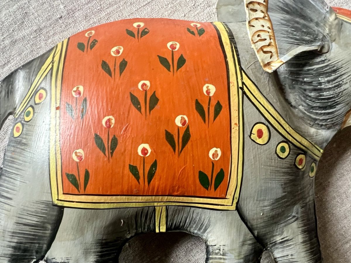 Skulpturen & Statuen: Éléphant décoratif en métal peint main, Inde – Neu (gemäss Beschreibung) aus Genève von DELIRBEADS 5