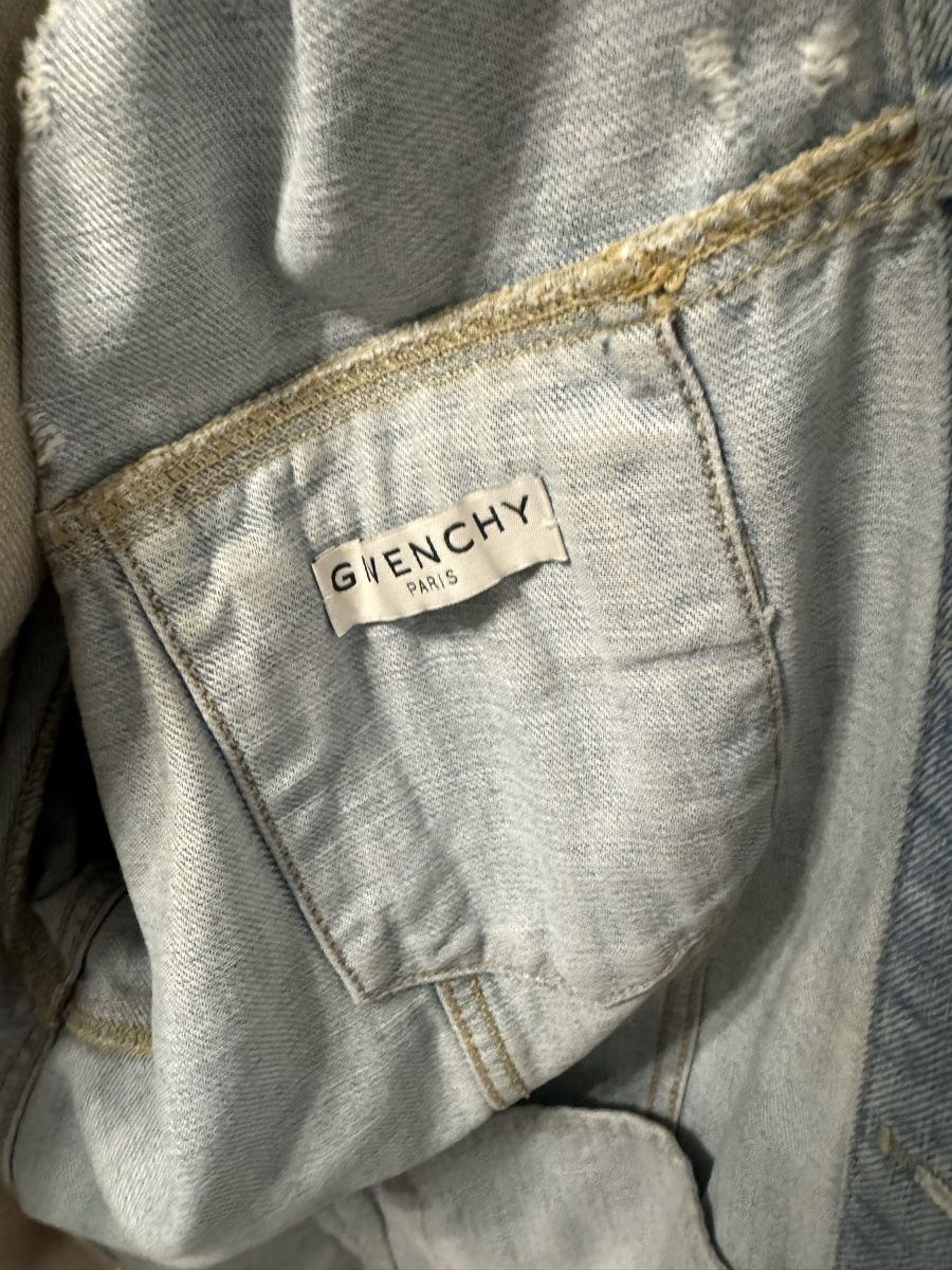 Givenchy Jacken: Veste en jeans Givenchy, taille 38 – Gebraucht aus Villars-le-Grand von fanstemymar 4