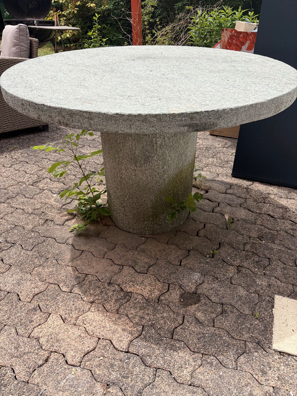Tische: Gratis!!! Runder Granittisch Gartentisch – Gebraucht aus Bonstetten von Ste_7lbk 2