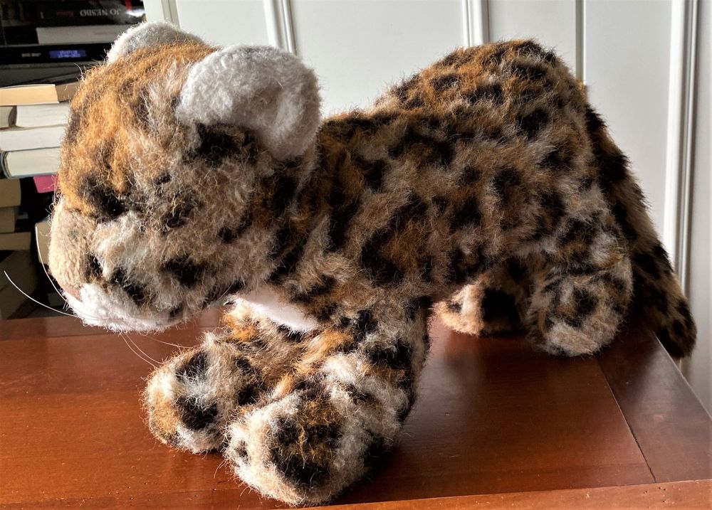 Simulierter Leopard Plüschtier – Kuscheliger Stoff-Leopard Als Süße Dekoration Oder Spielgefährte