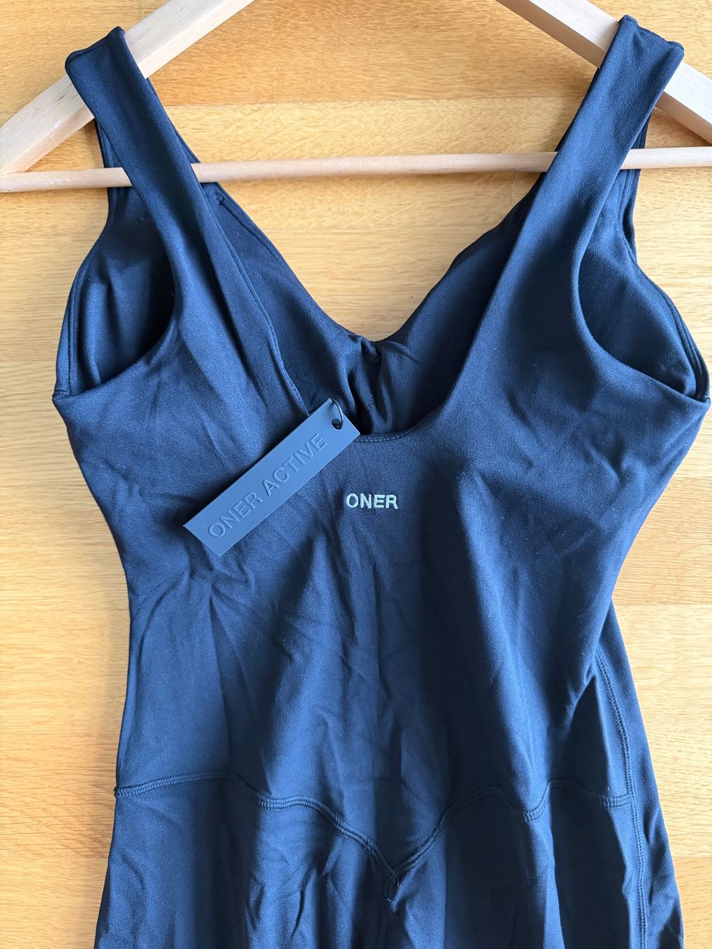 Oner Active Leggings: Oner Active SoftMotion™ Scoop Back Flared Einteiler – Nuovo e nell'imballaggio originale da Basel venduto da El_Haraldo 2