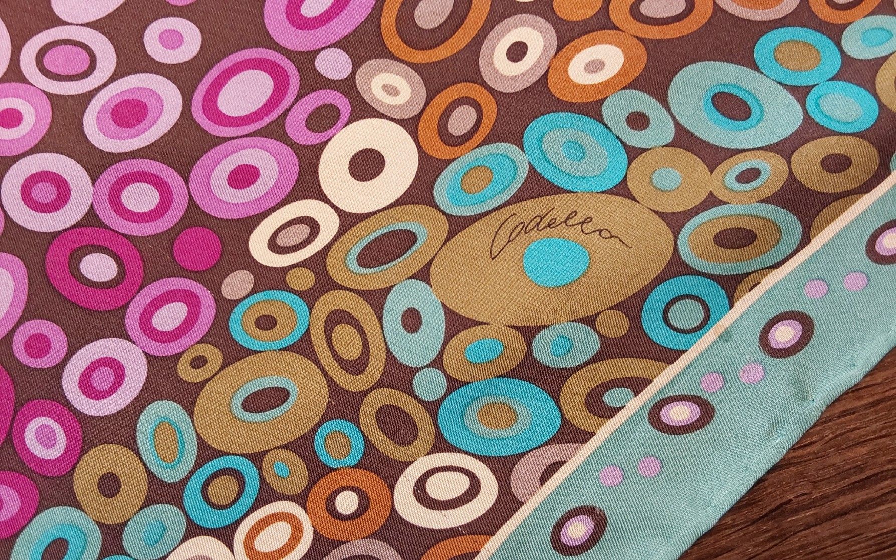 Codello Foulards, Tücher & Schals: Seidenfoulard quadratisch Codello  – Gebraucht aus Köniz von scopello12 3