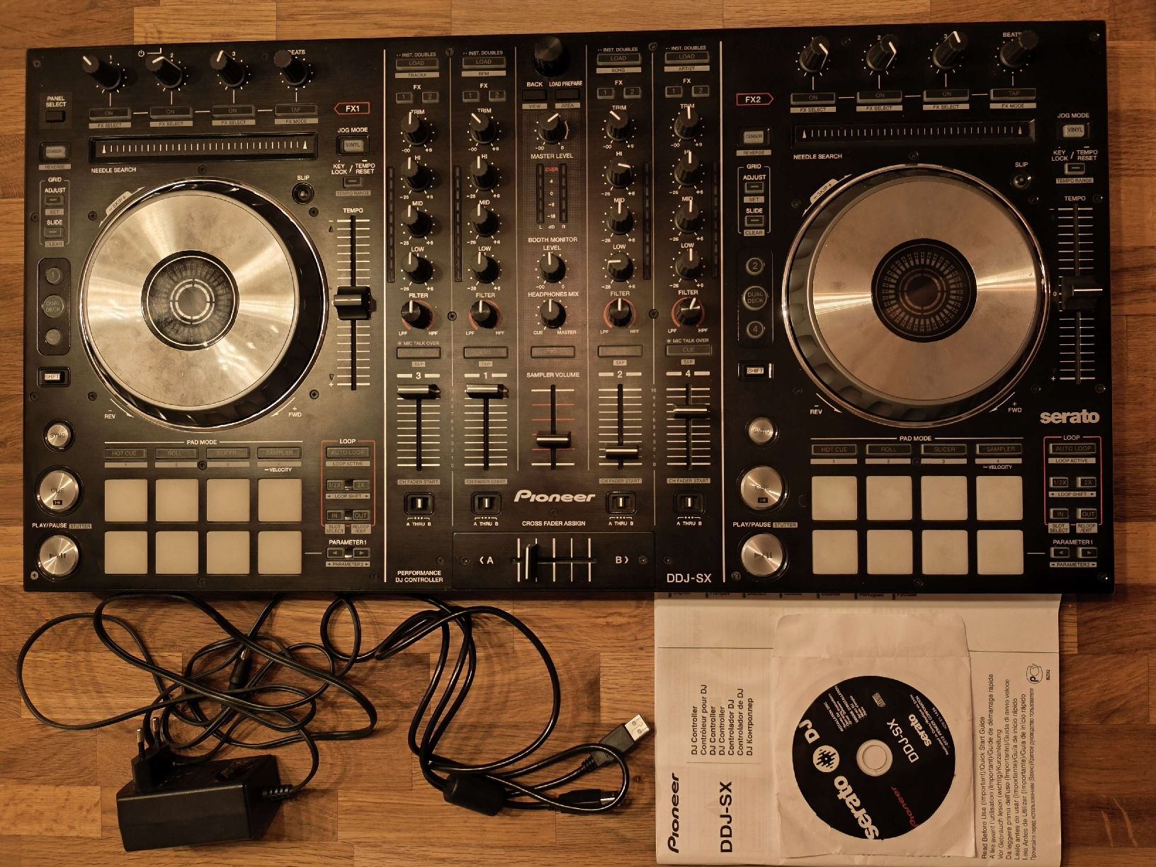 Pioneer Console di mixaggio: Pioneer DDJ-SX DJ Controller mit Serato Software – Usato da Bärau venduto da Rawasson