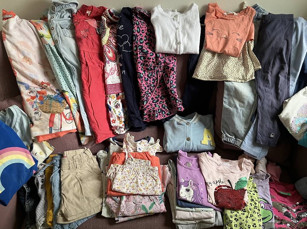 Lotti & Set di vestiti: Kleiderpaket Sommer Gr. 110 / 116 Mädchen – Usato da Zollikon venduto da CorViv
