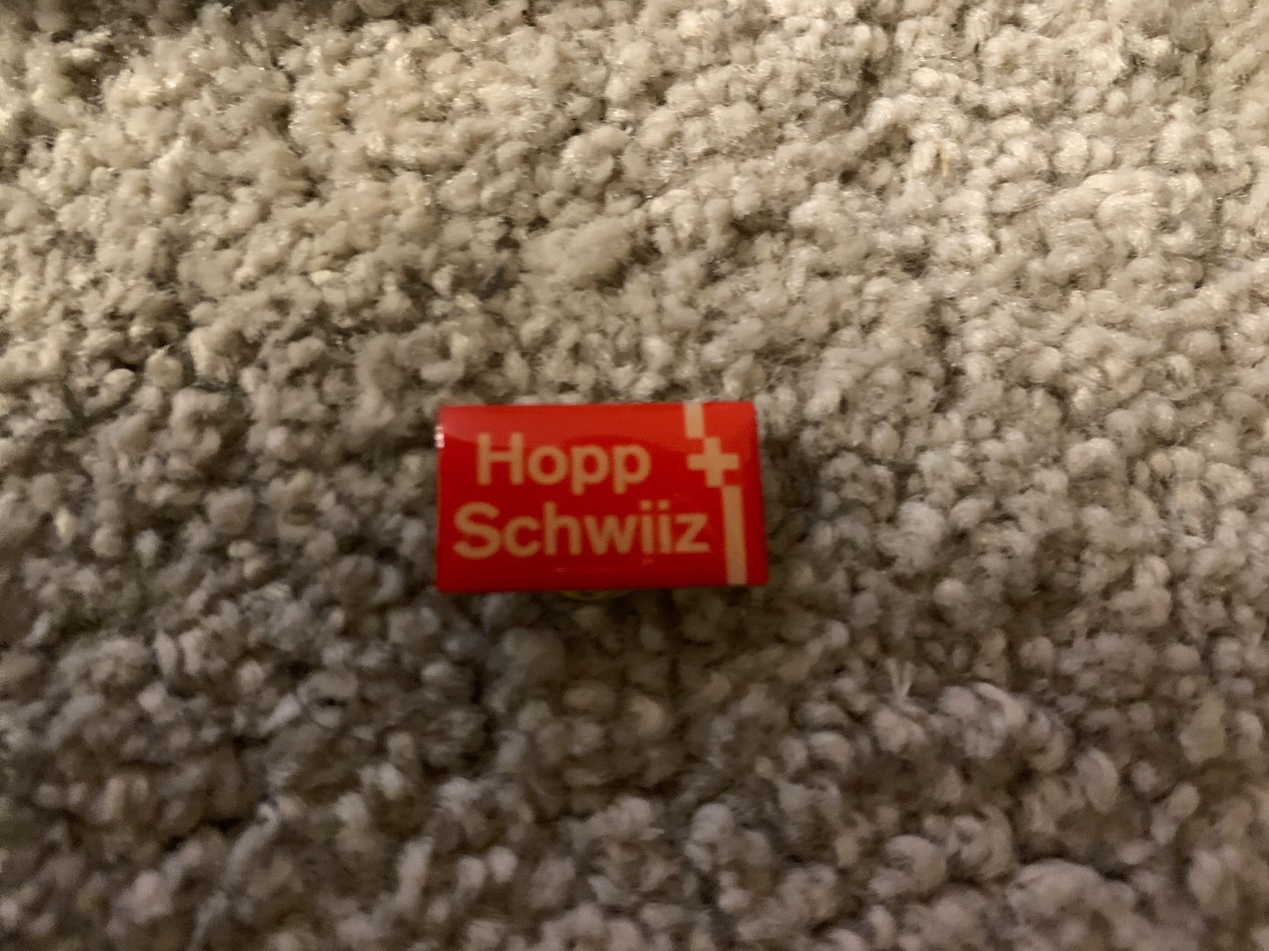 Placchette & Badge: Hopp Schwiiz Pin Schweiz – Nuovo e nell'imballaggio originale da Oberweningen venduto da Jogi2