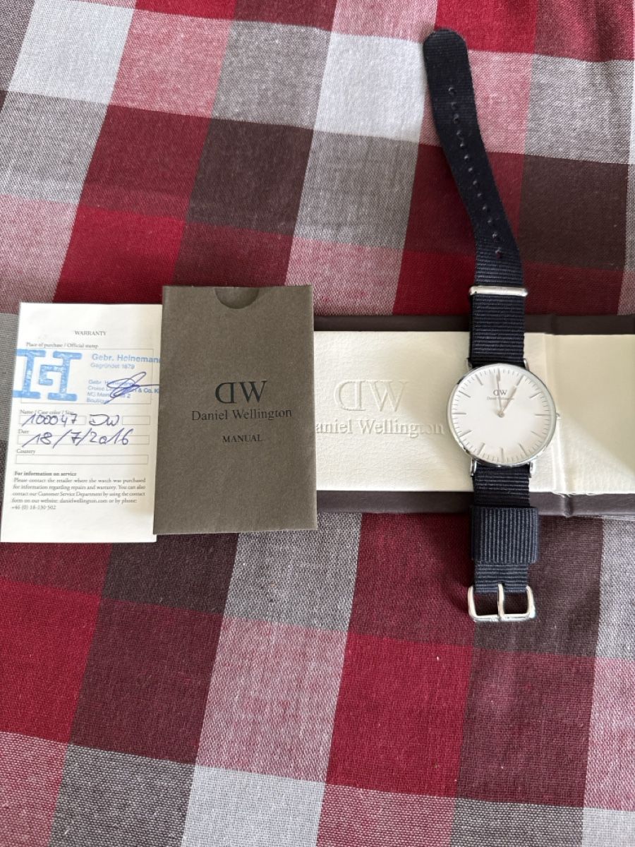 Daniel Wellington Uhren: Daniel Wellington Watch with Nato Strap Good Condition – Gebraucht aus Zürich von sha_vw65