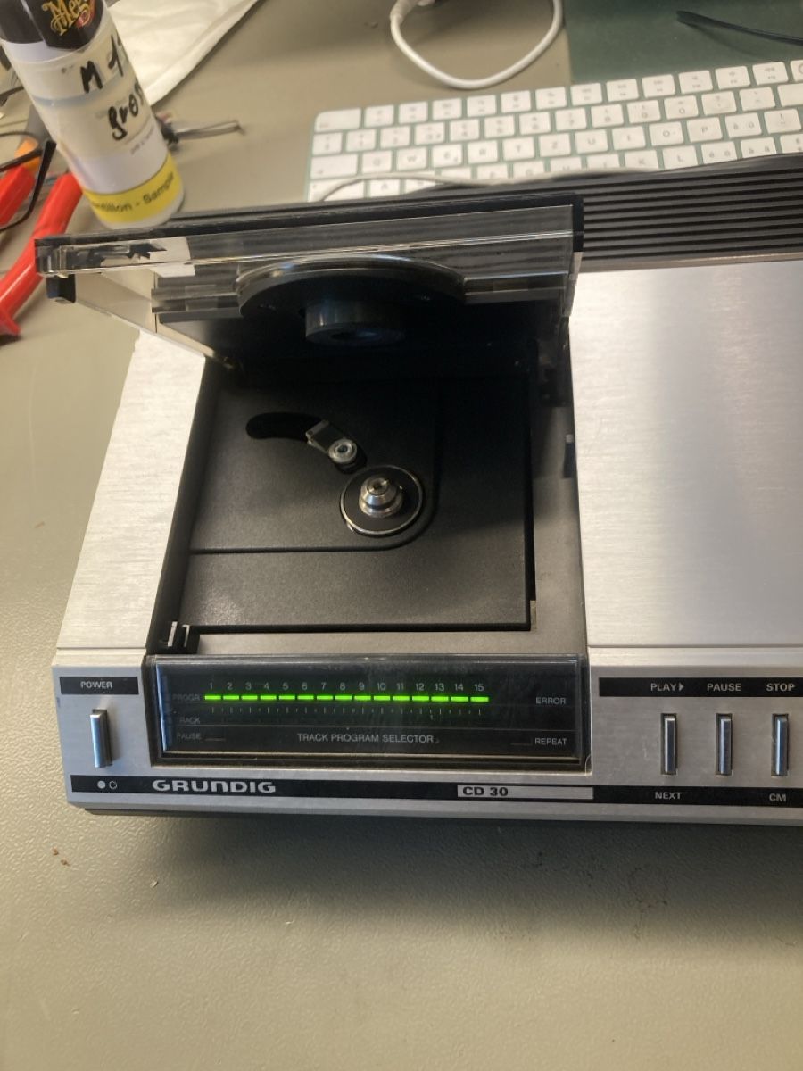 Grundig Multimediaplayer & Streamer: Grundig CD 30 cd player , first generation  – Gebraucht aus Zürich von  1