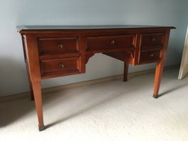 Bureau en bois style classique