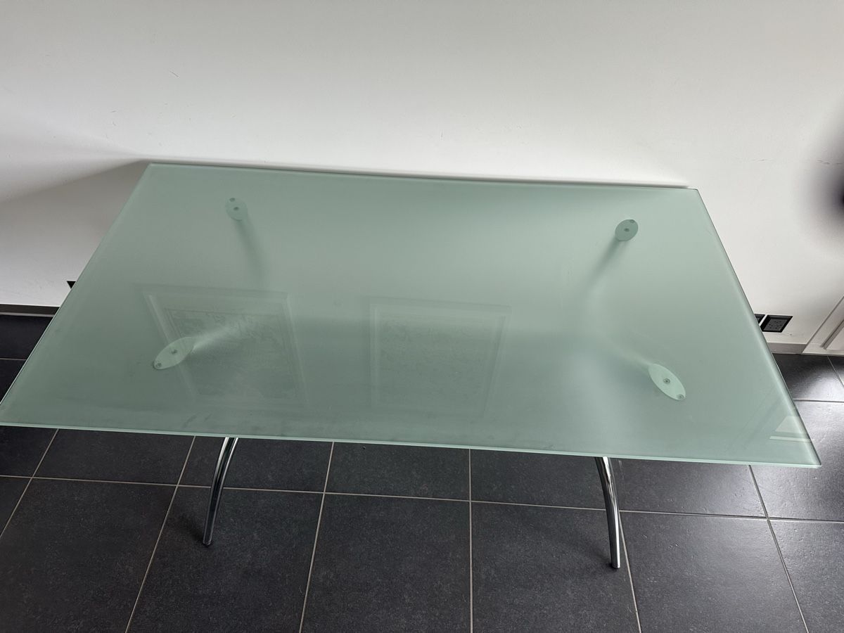 Tavoli: Tisch Glas Matt Metall Untergestell  – Usato da Ebikon venduto da Cinni1