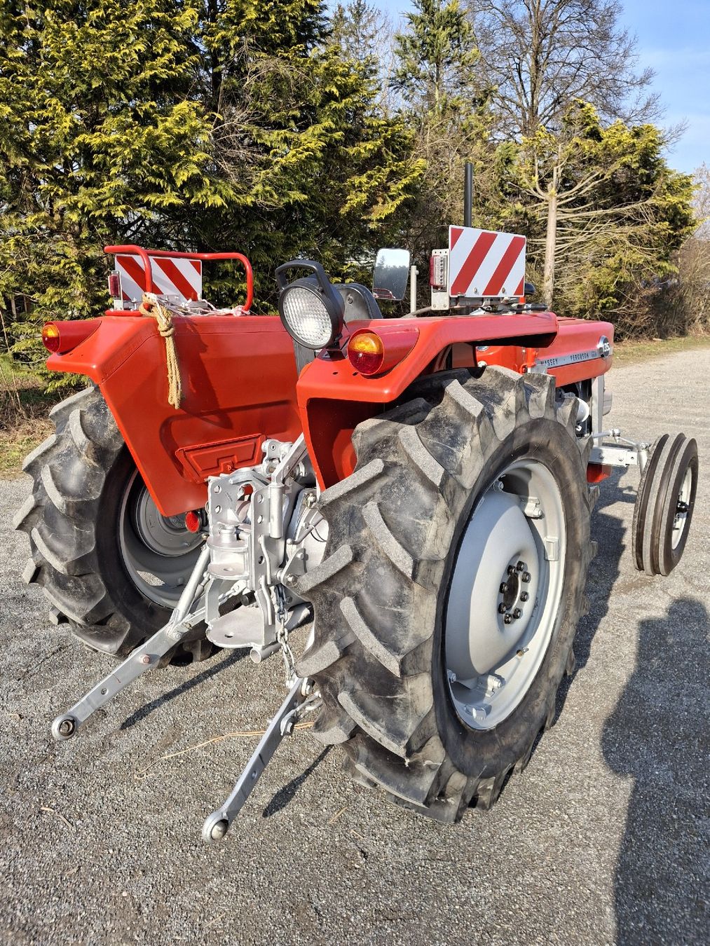 Massey Ferguson Trattori: Massey Ferguson 135 Doppelrad – Usato da Thun venduto da Sonnbre 1